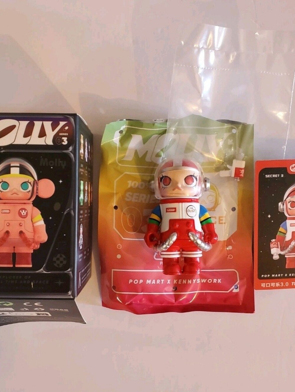 New Confirmed SECRET! Mega Space Molly 100% Series 3 - Team Coca-Cola